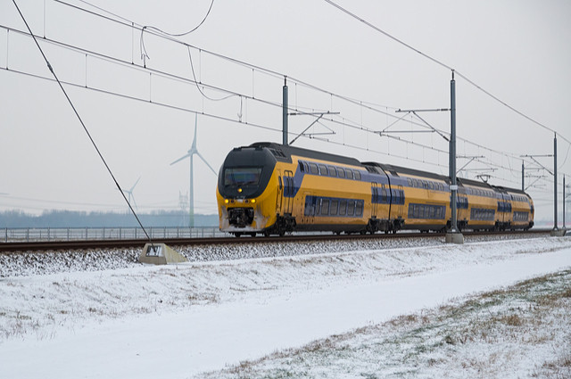 A VIRM train, powered by wind power. Image by T.W. van Urk (via Shutterstock).