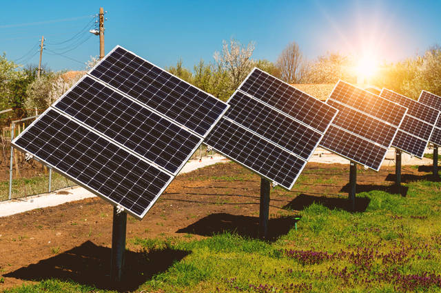 Printed solar panels post image by Diyana Dimitrova (via Shutterstock).